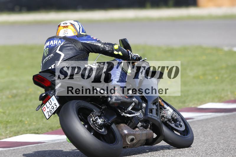 Archiv-2025/53 16.09.2025 Track Day Domi Aegerter ADR/Gruppe rot/backside